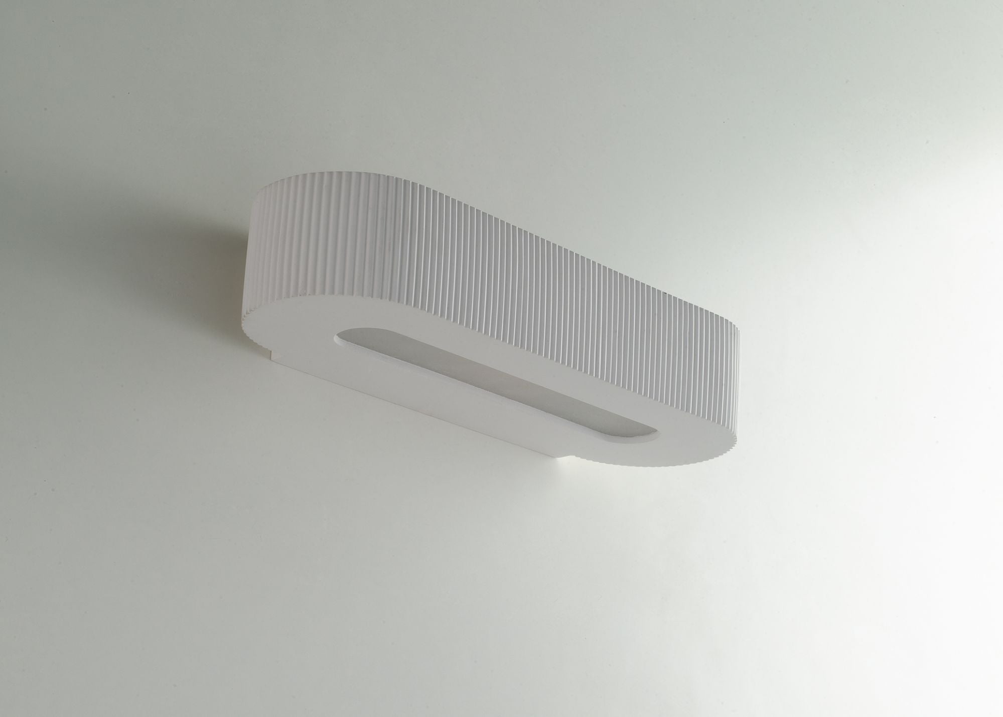 Applique a parete in gesso verniciabile diffusore inferiore in vetro satinato,diffusore superiore in acrilico bianco collezione GATSBY Applique a parete in gesso verniciabile diffusore inferiore in vetro satinato,diffusore superiore in acrilico bianco collezione GATSBY